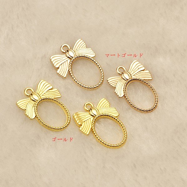 商品名:[即納]リボン付きオーバルレジン枠 19個入り【2018/2/13入荷】 オーバル/レジン枠/リボン付き/チャーム/レジン オーバル レジン枠 リボン付き チャーム レジン ハンドメイド アク